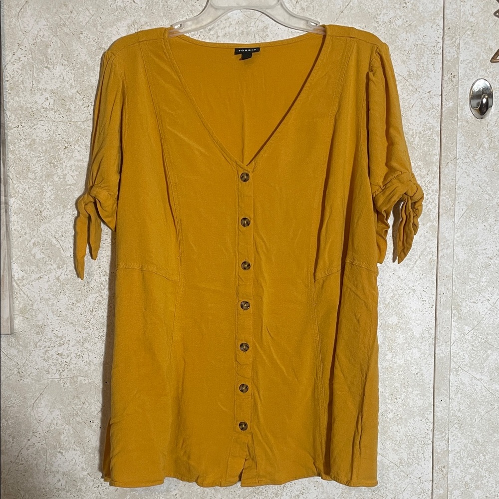 Torrid Short Sleeve Mustard Button-Down Shirt